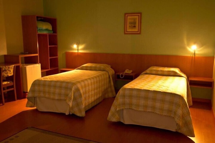 Room 13 of 25