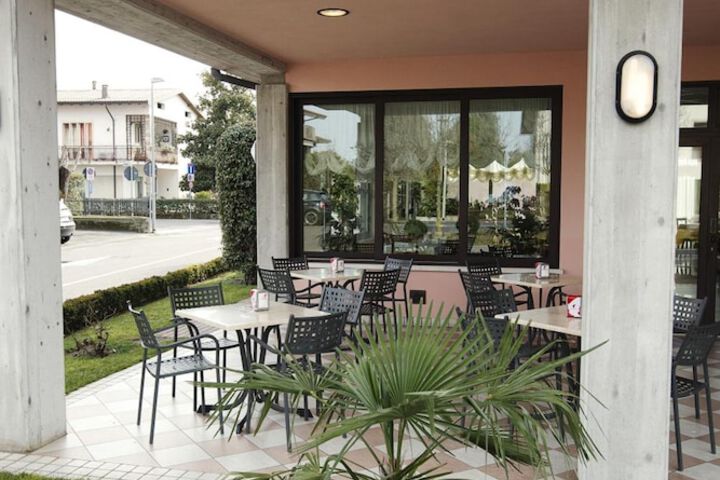 Terrace/Patio 16 of 33