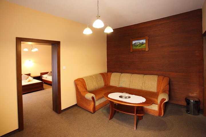 Room 16 of 50
