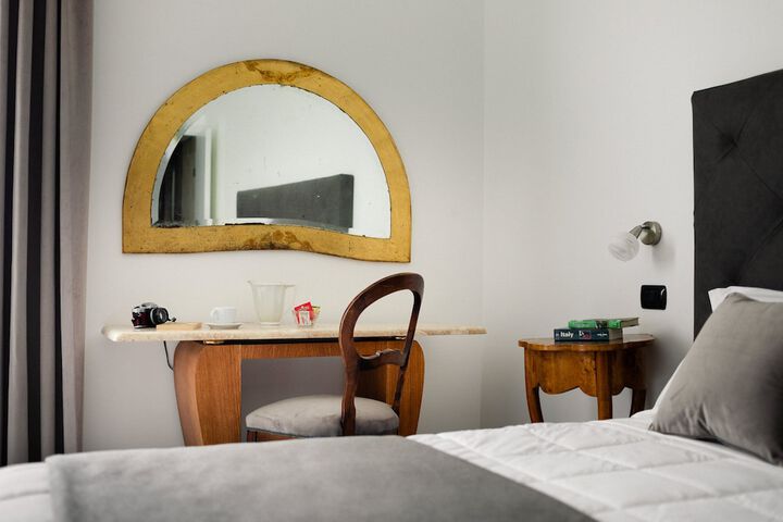 Room 28 of 81