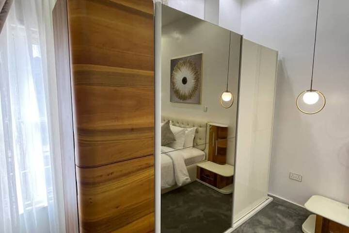 Room 28 of 44