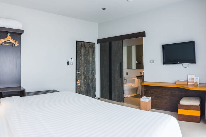 Room 22 of 108