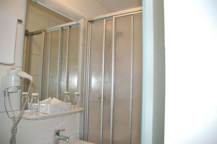 Room 18 of 32