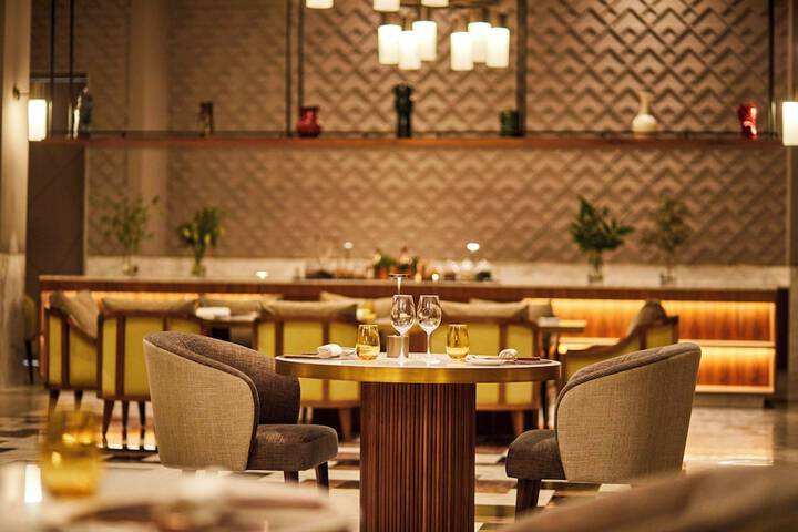 Dining 86 of 132