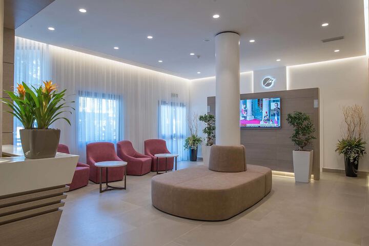 Entrance & Lobby