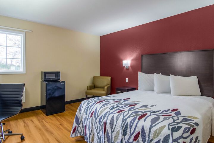 1 King Bed (10 of 19)