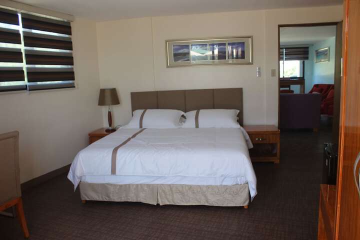 Room 18 of 77