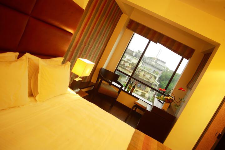 Room 12 of 36