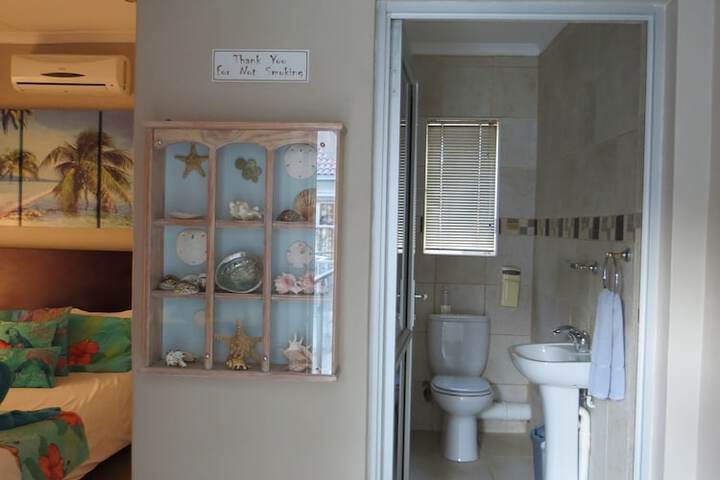 Room 9 of 162