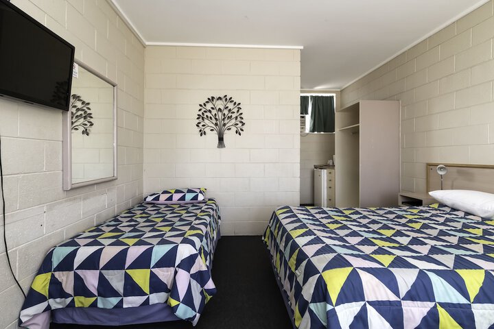 Room 10 of 48