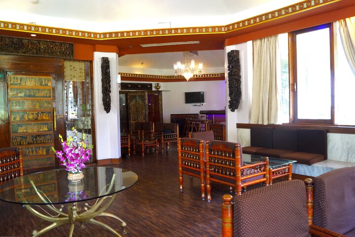 Lounge 69 of 112