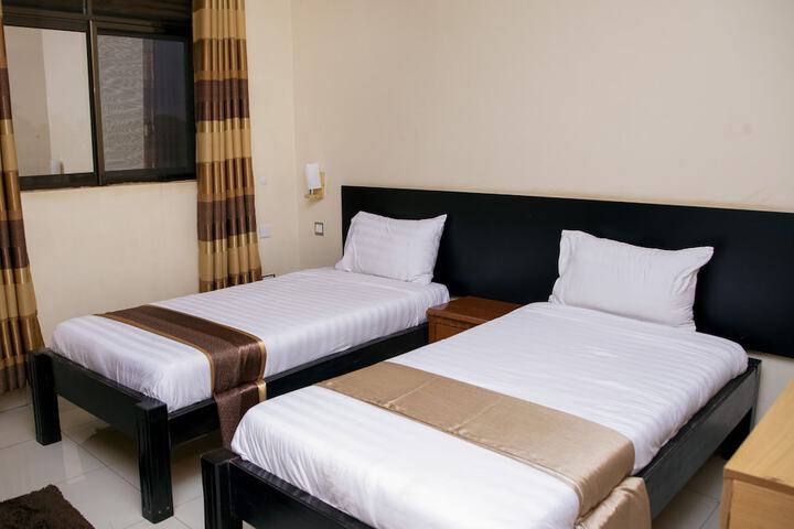 Room 10 of 30
