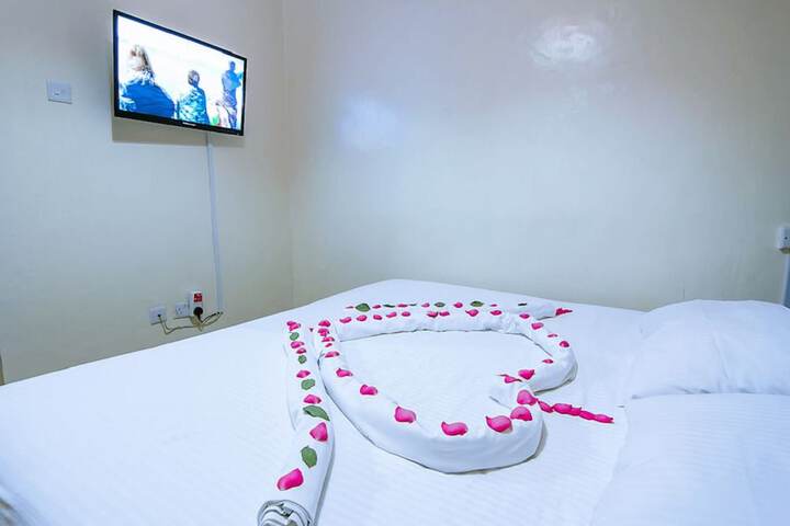 Room 4 of 23