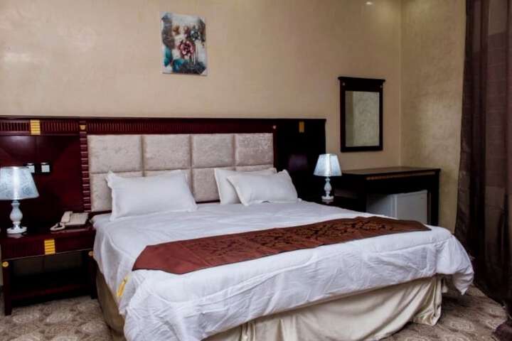 Room 5 of 14