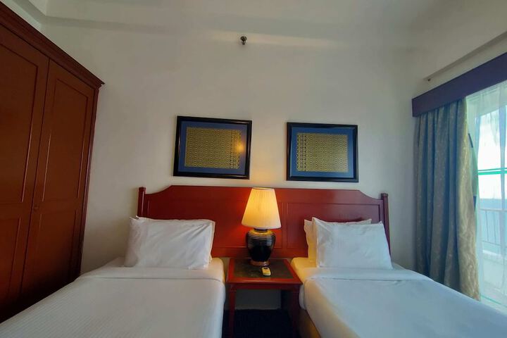 Room 69 of 650