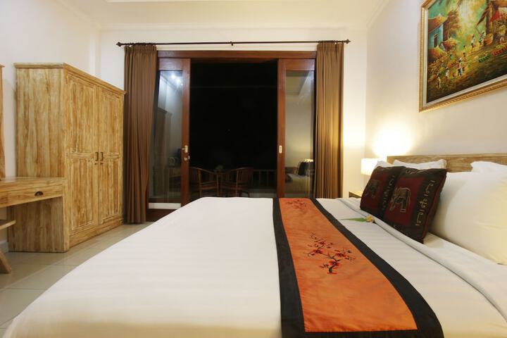 Room 48 of 213