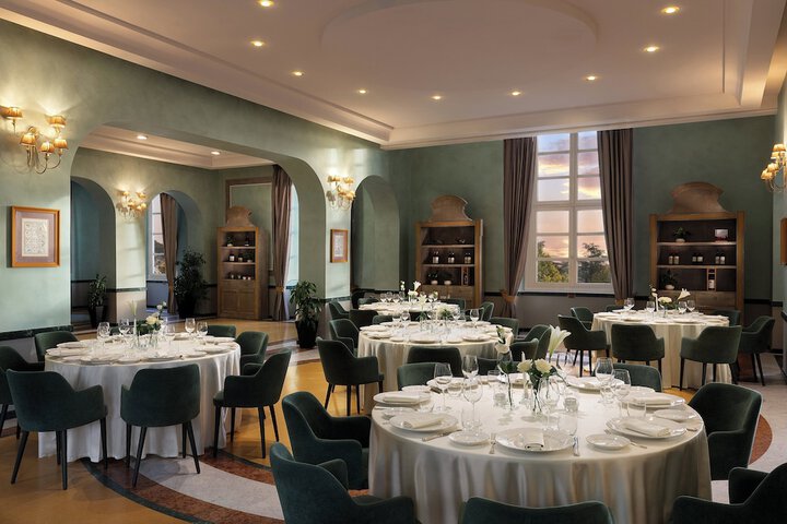 Dining Photos