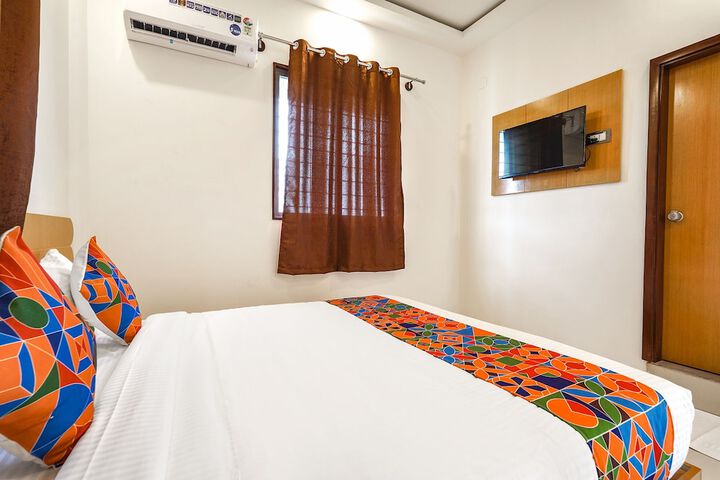 Room 16 of 30