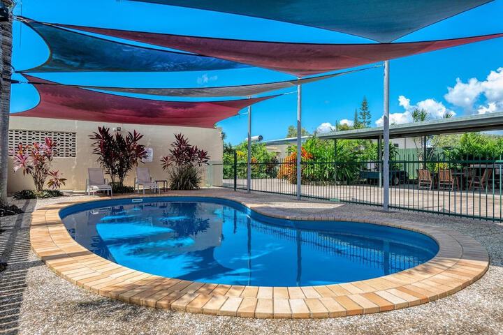 Hotel Pool
