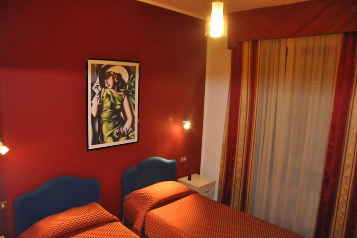 Room 28 of 52