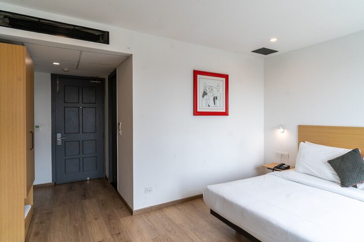 Room 7 of 15