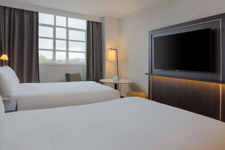 Room 15 of 177