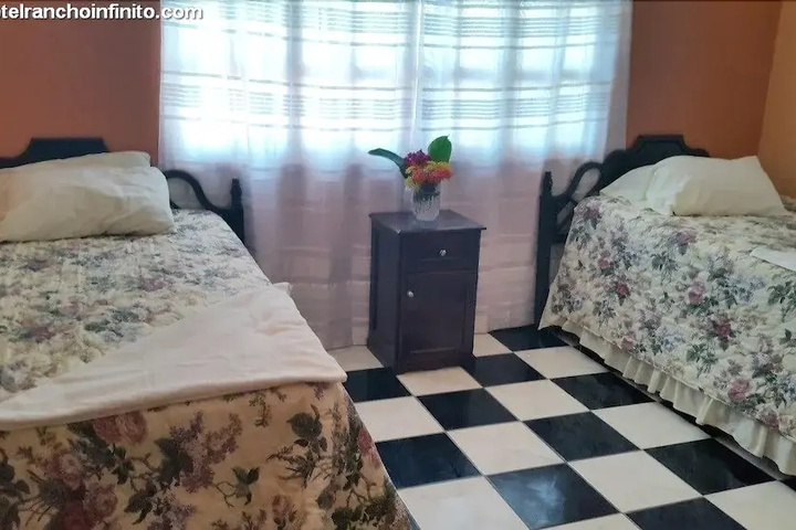 Room 4 of 9