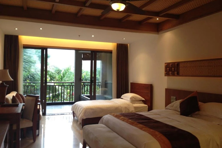 Room 3 of 10