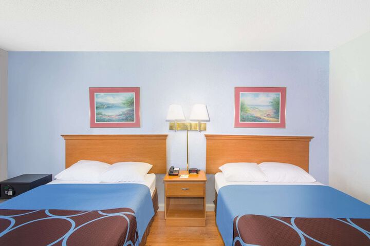 Queen Bed Accessible (2 of 8)