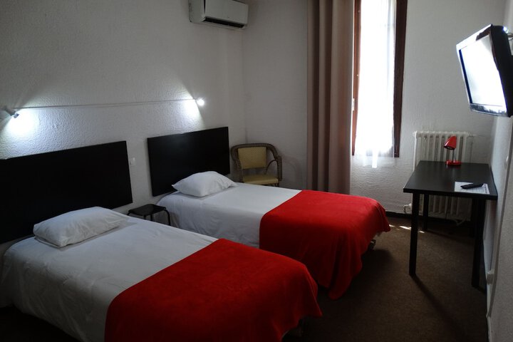 Room 4 of 49