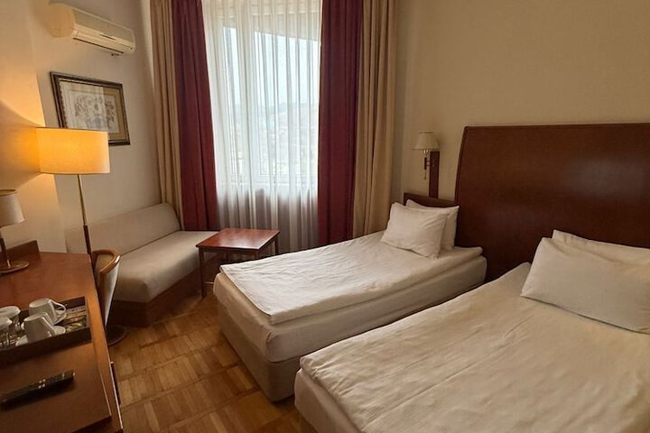 Room 64 of 155