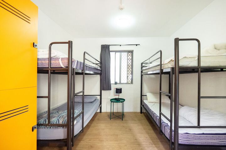 Room 25 of 63