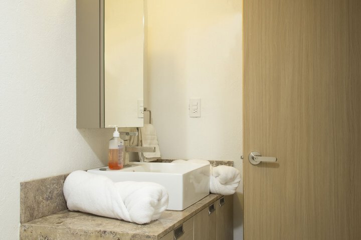 Room 121 of 148