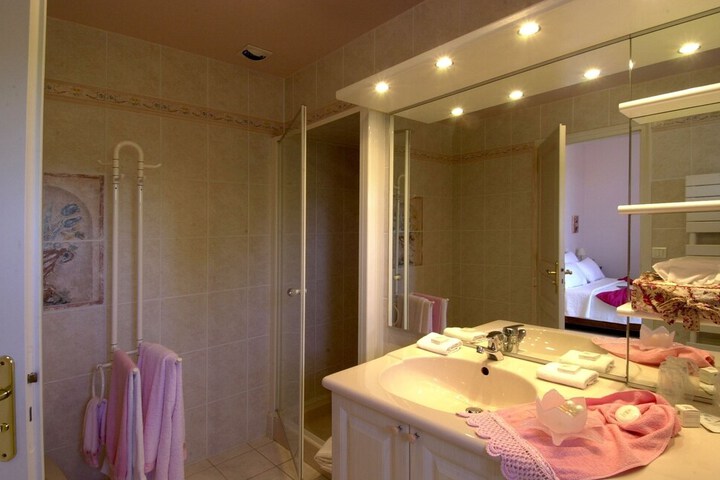 Room 8 of 23