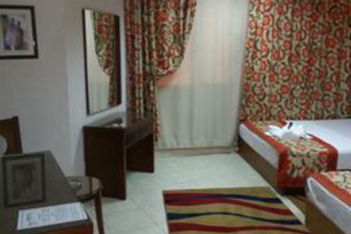 Room 14 of 22