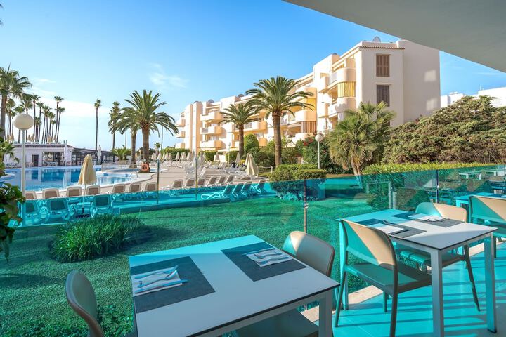 Pool Hotel