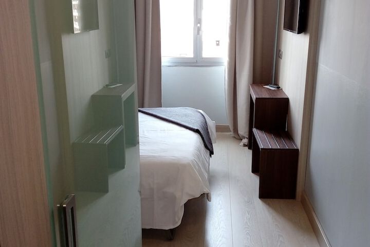 Room 7 of 36