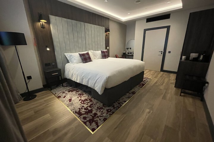 Room 6 of 21
