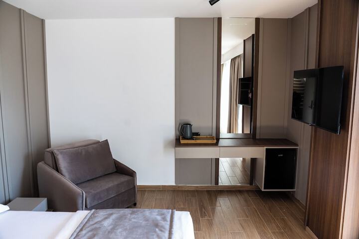 Room 32 of 114