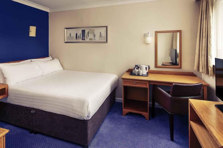 Room 25 of 62