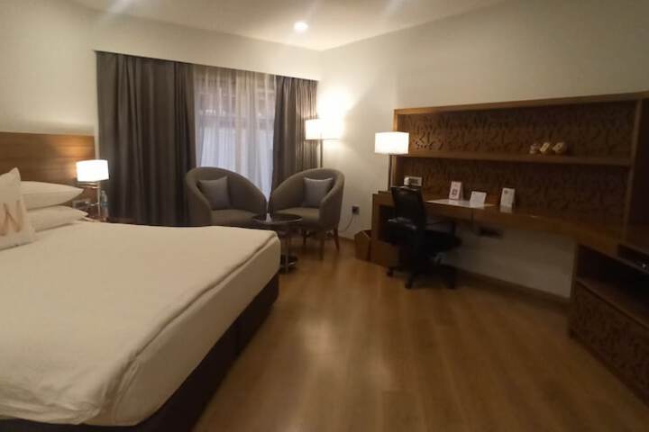 Room 18 of 96