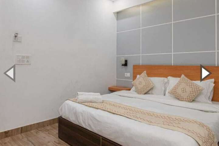 Room 6 of 14