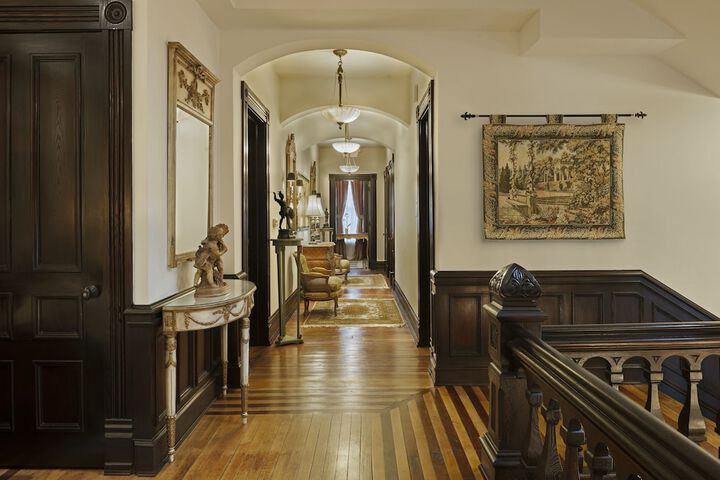 Ballroom/Hall 41 of 47