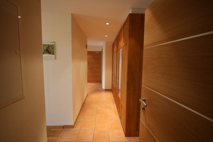Ballroom/Hall 79 of 89