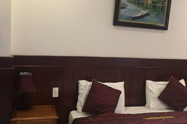 Room 9 of 17
