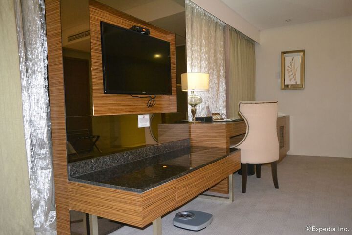 Room 13 of 40