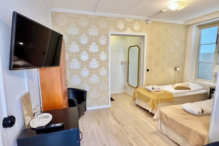 Room 79 of 212