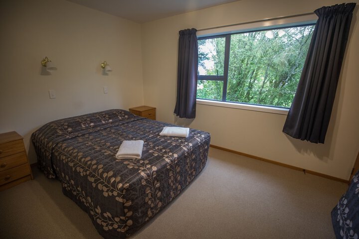 Room 4 of 104