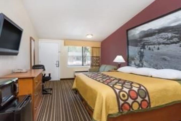 Room 33 of 49