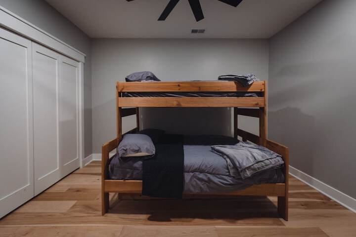 Room 50 of 188